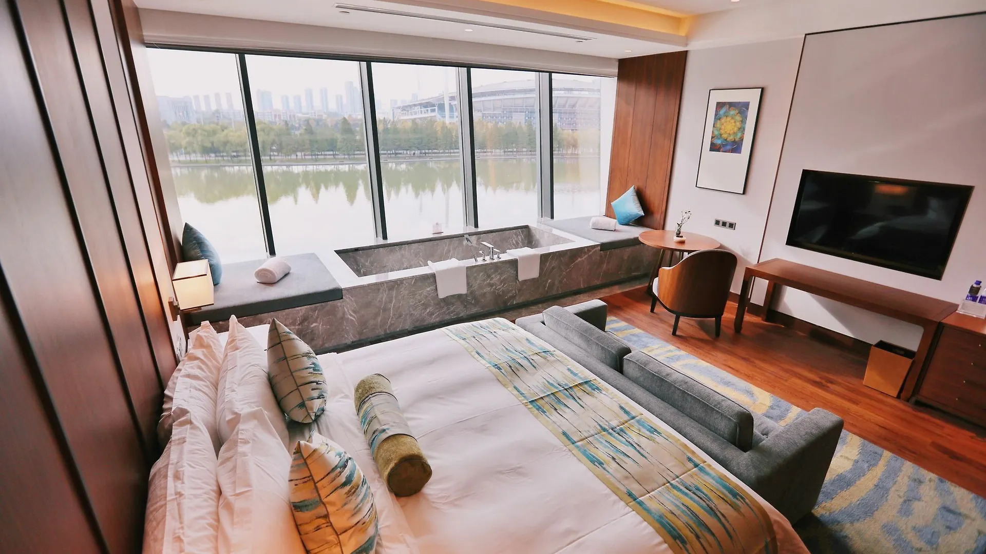 לואיאנג Yading Peninsula Hotel