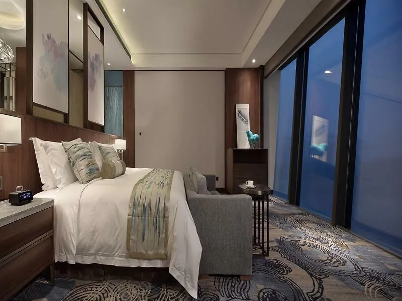 לואיאנג Yading Peninsula Hotel