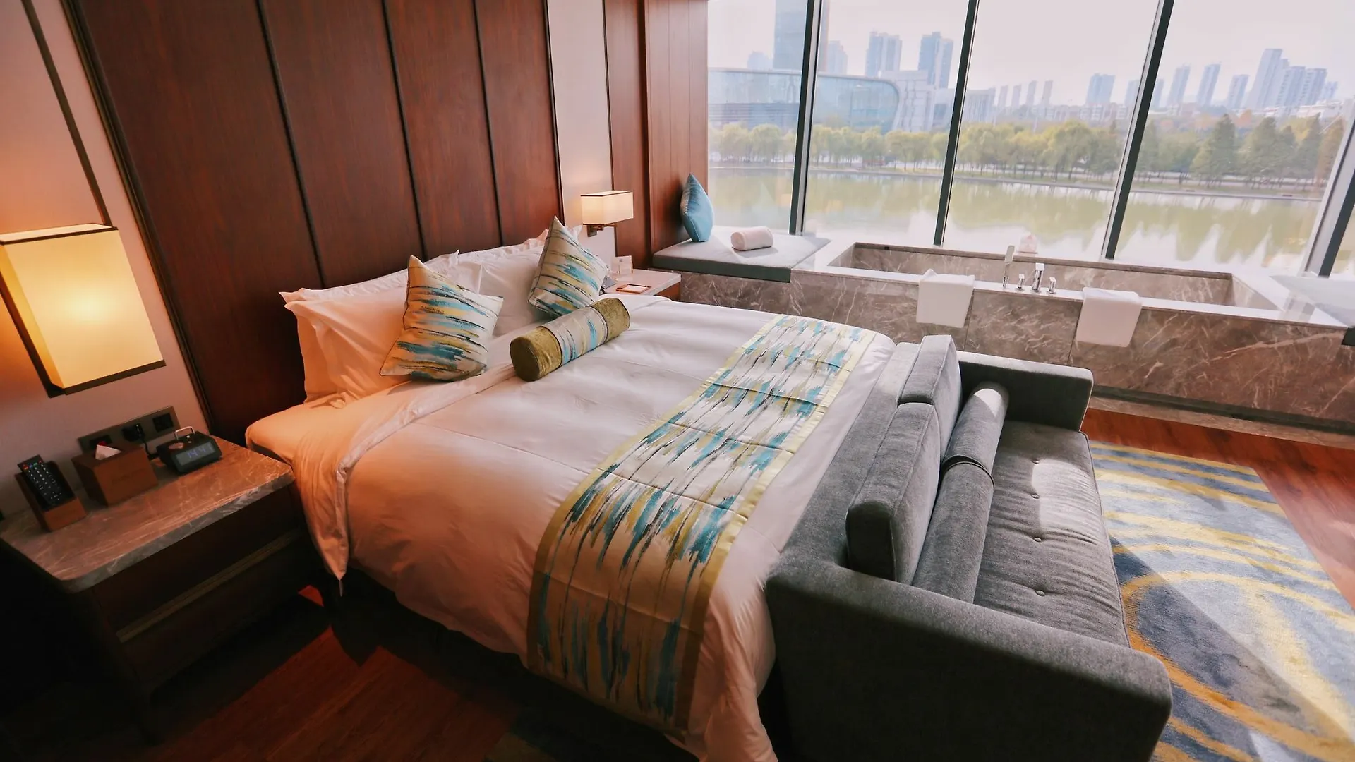 לואיאנג Yading Peninsula Hotel