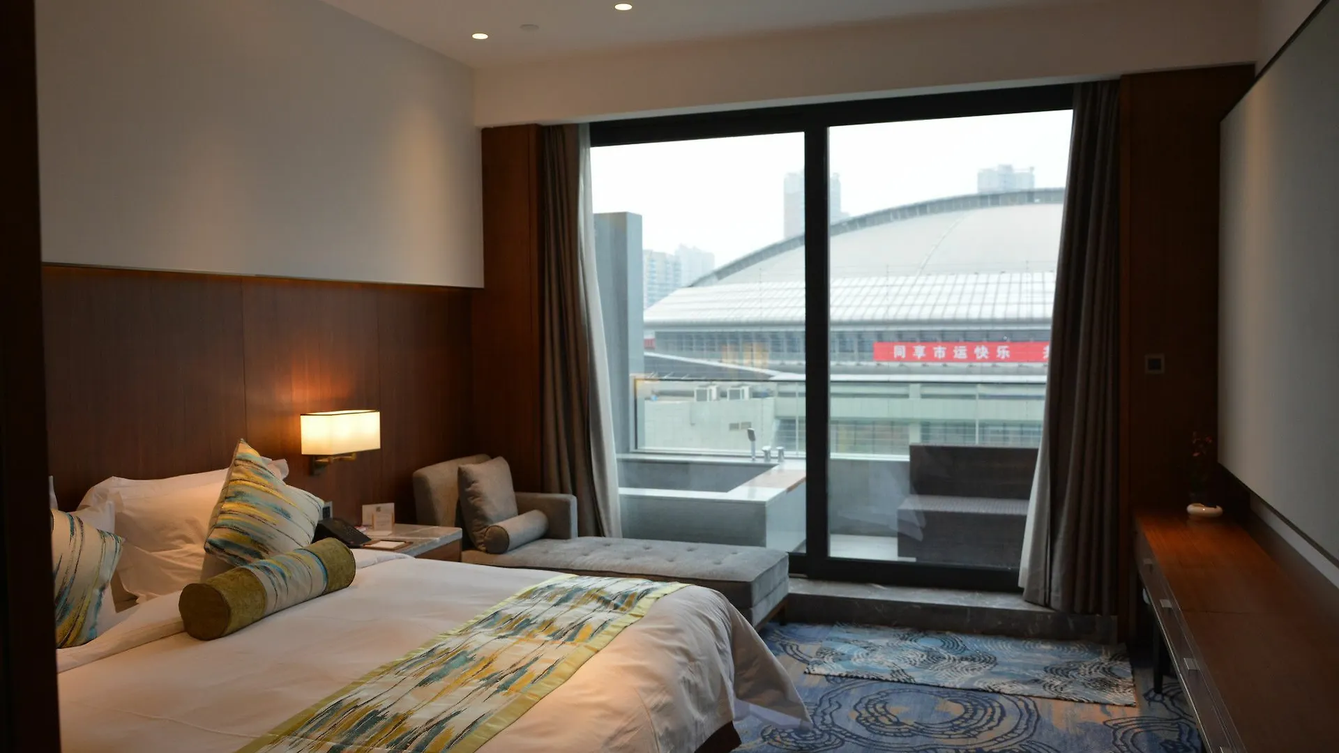 לואיאנג Yading Peninsula Hotel 4*,  סין